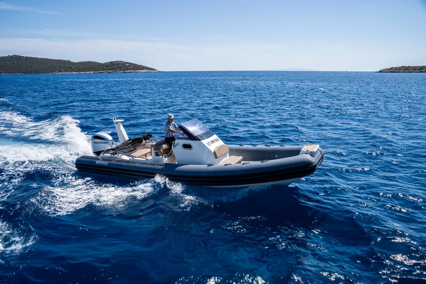 ONE BLUE, watertoys 1