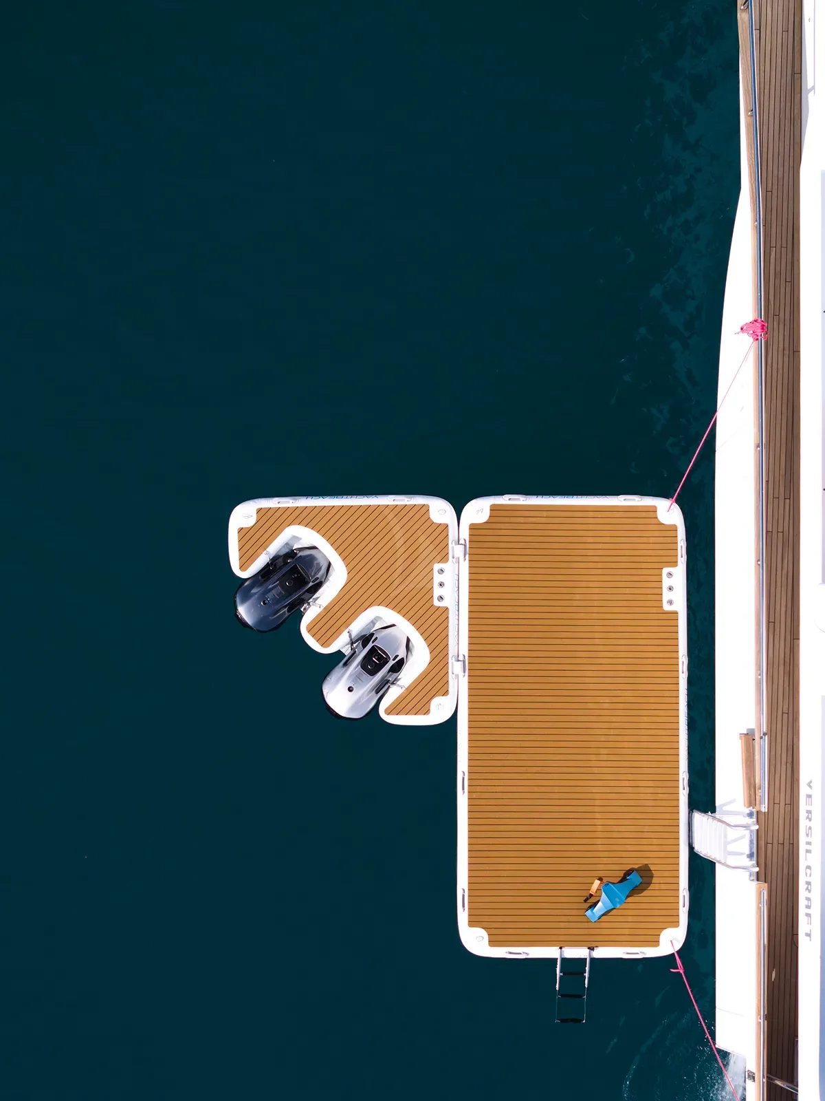 CARIÑO, on deck 1