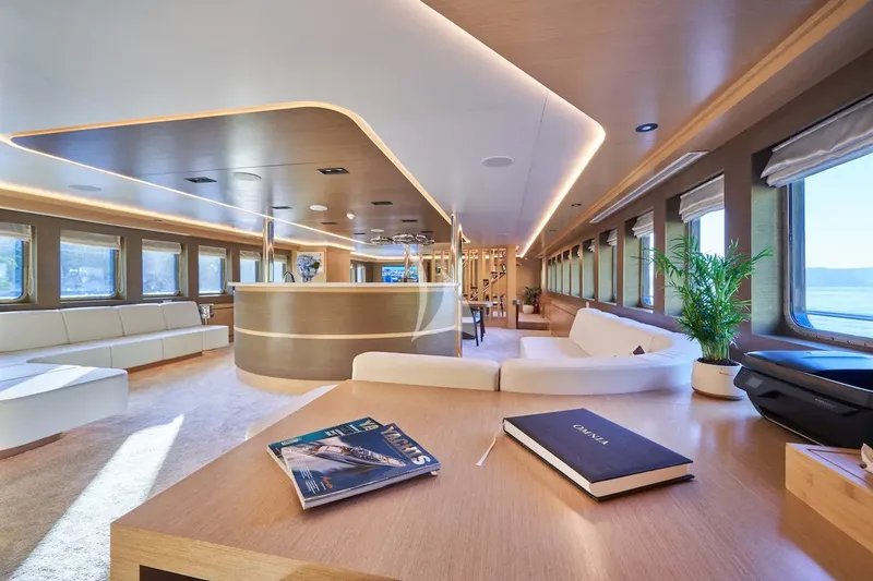 OMNIA, inside 5