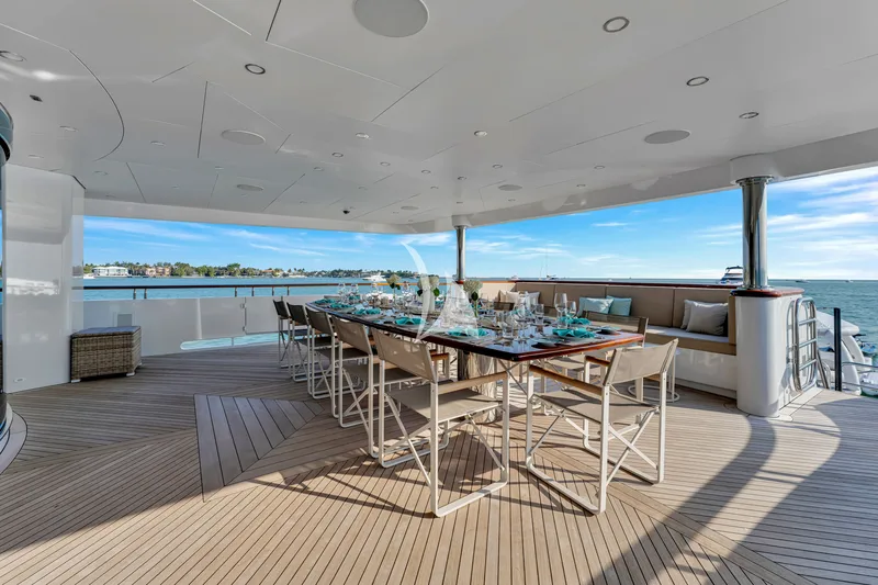 SWEET CAROLINE II, inside 2