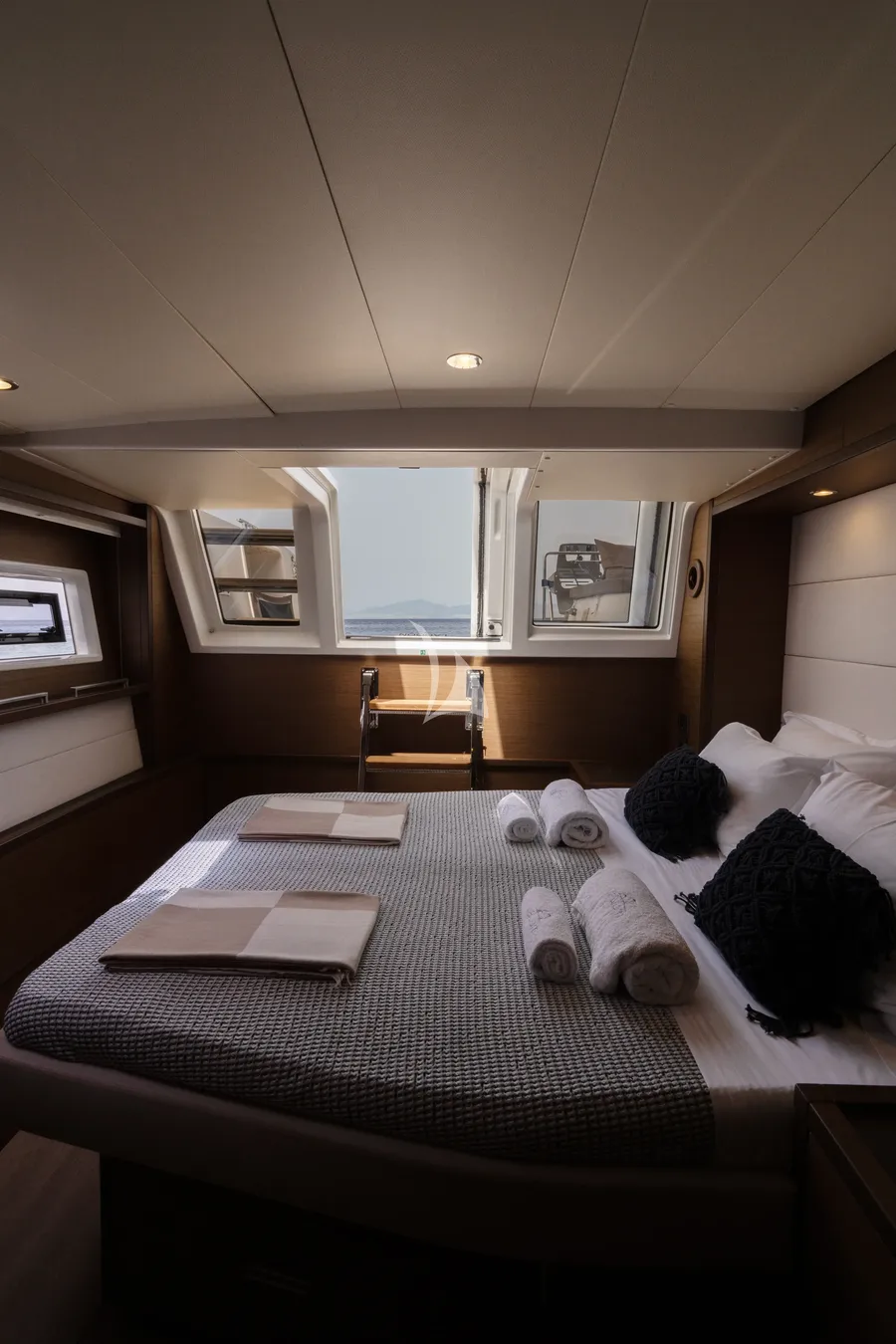 VALIUM 62, cabins 1