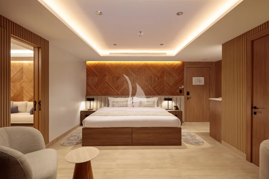 HERMES, photos 5