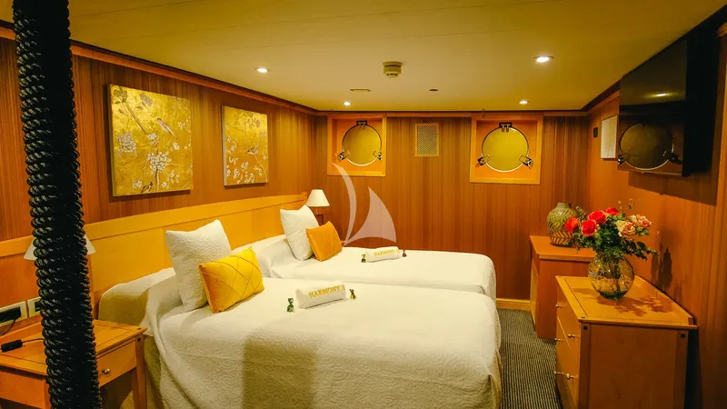 HARMONY II, cabins 5