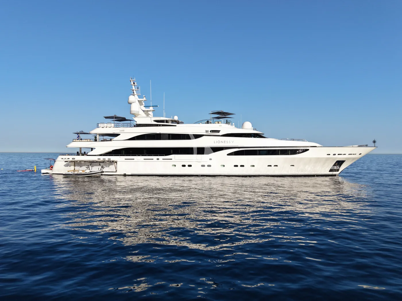 LIONESS V, on deck 1