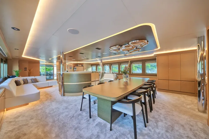 OMNIA, inside 4