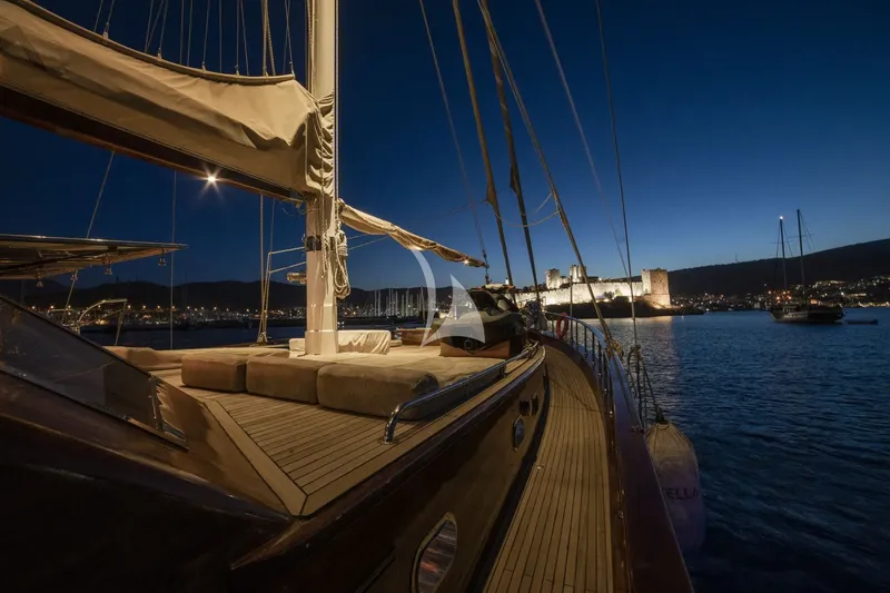 ARABELLA, on deck 6