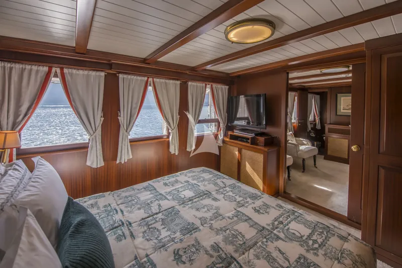 HALAS 71, cabins 6