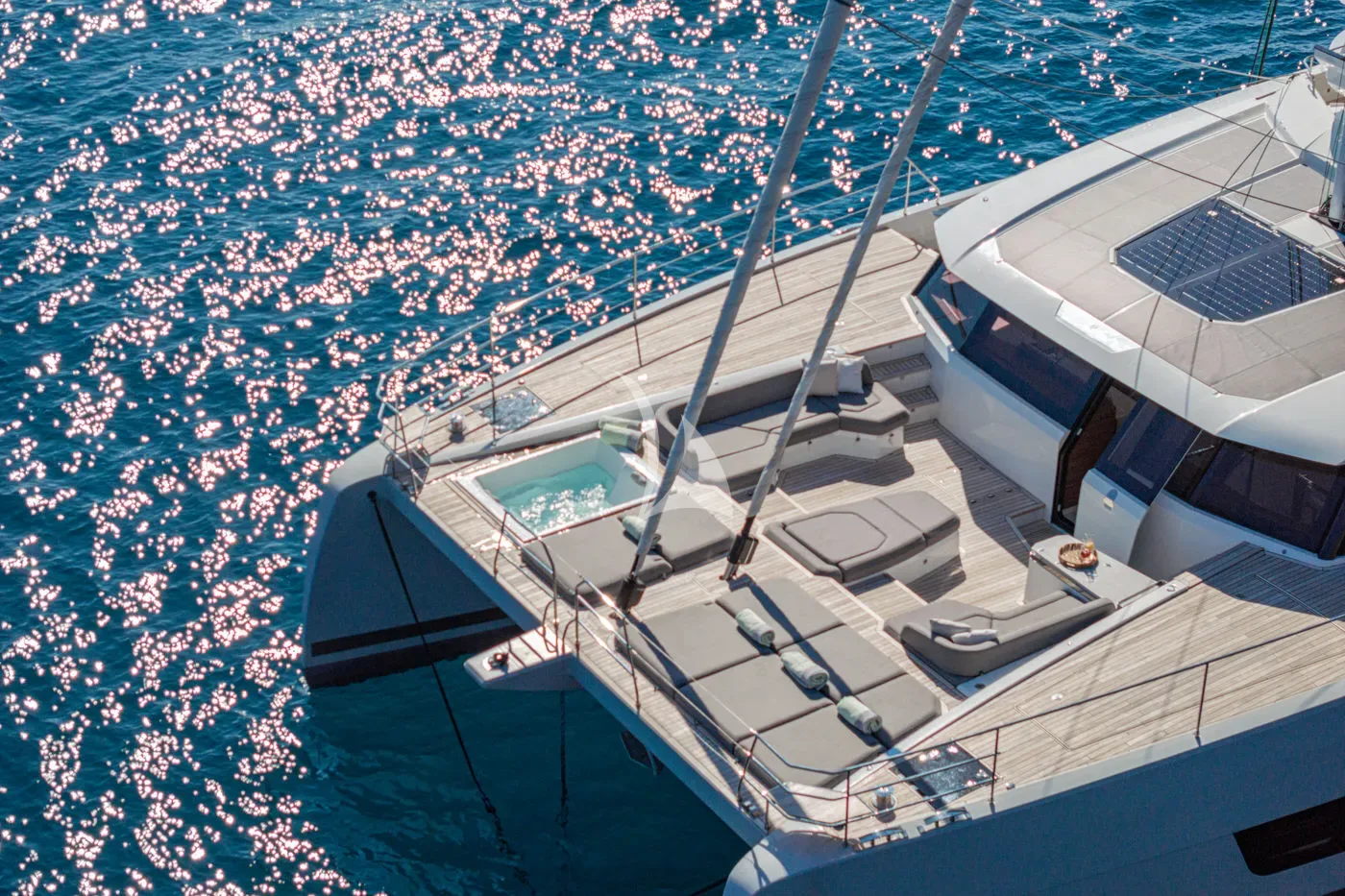 CAPRI | THIRA 80, on deck 1