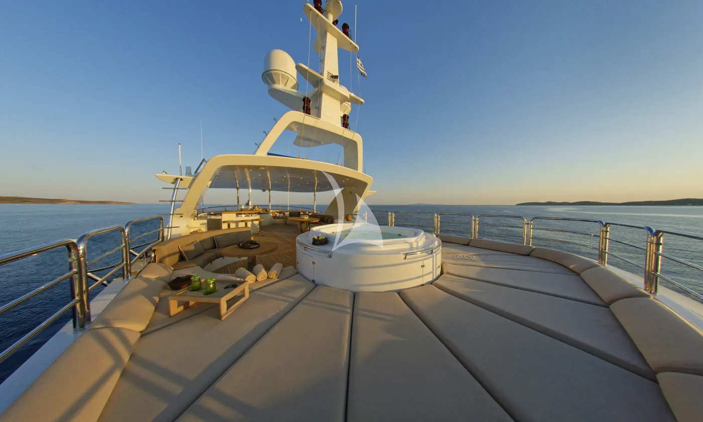 GRANDE AMORE, on deck 2
