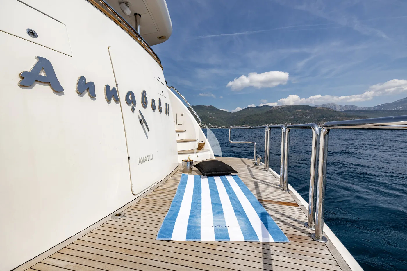 ANNABEL II, on deck 1