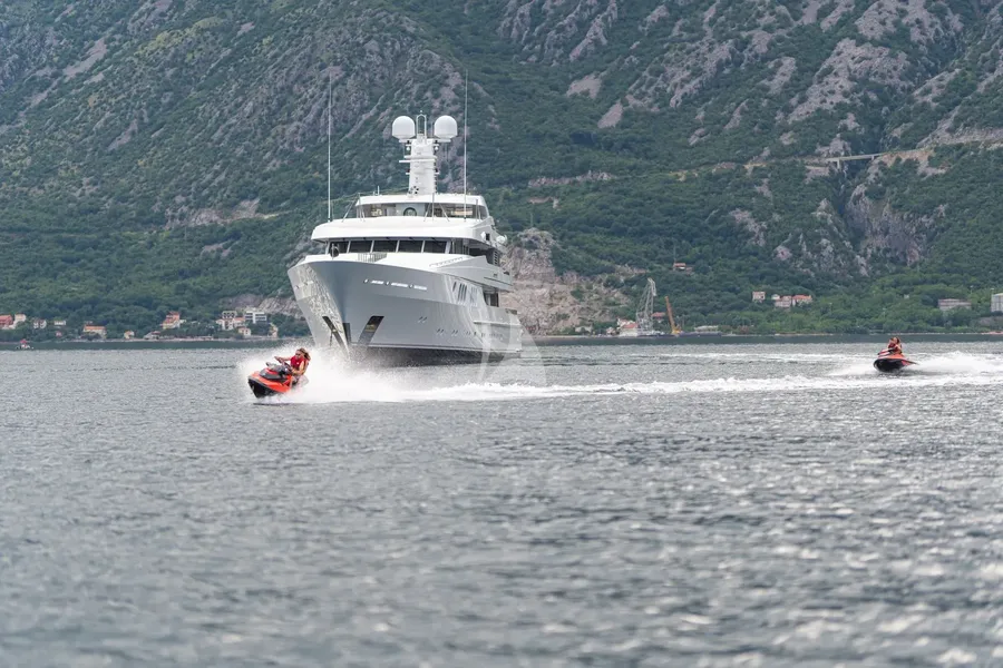 TRIDENT, photos 2