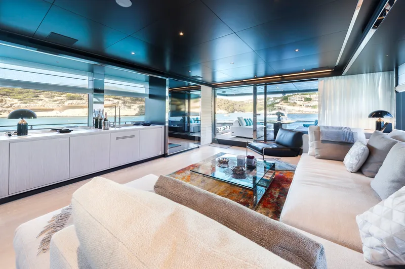 BARRACUDA III, inside 6