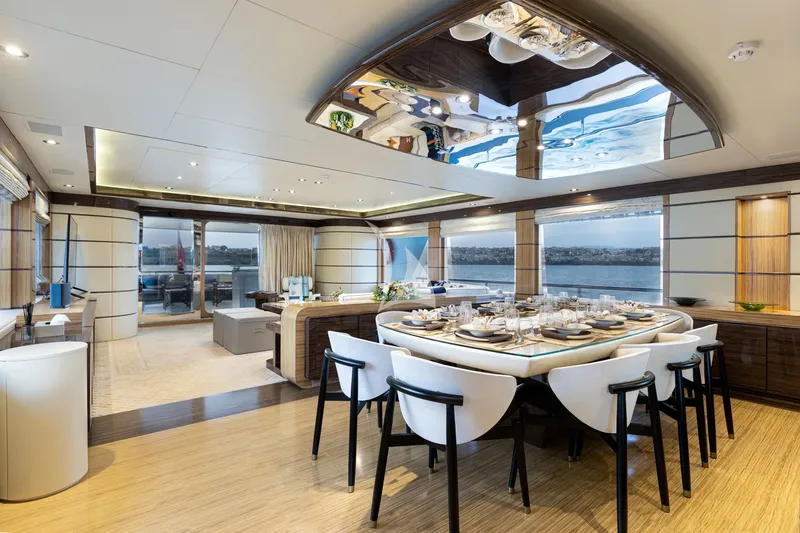 I SEA, inside 5