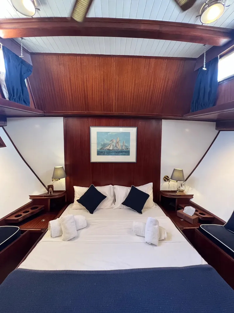 APHRODITE, cabins 5