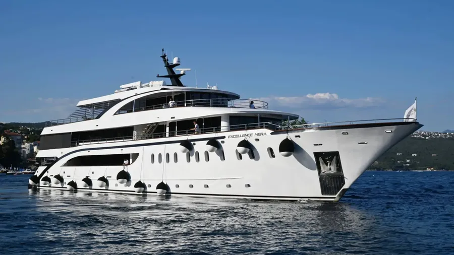NERA EXCELLENCE, photos 1