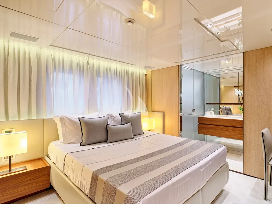 GOLDEN YACHT, photos 5