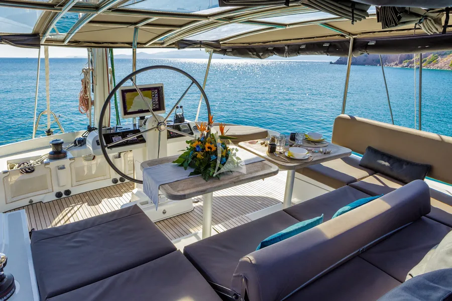 ELVIRA 52, photos 1