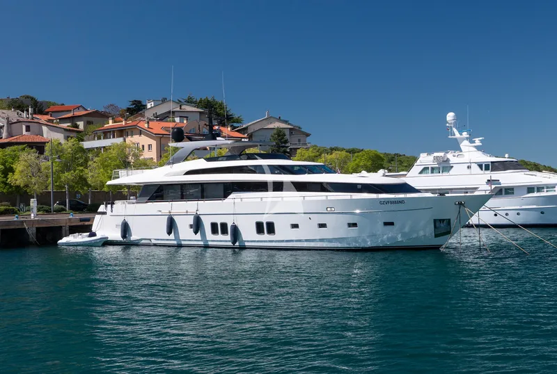 VITTORIA, on deck 5