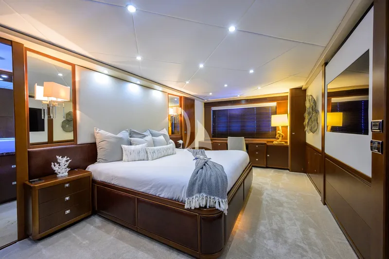 SPECTRE, cabins 4