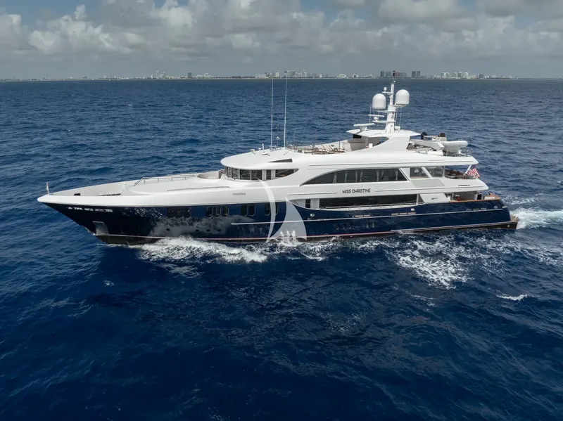 MISS CHRISTINE, on deck 6
