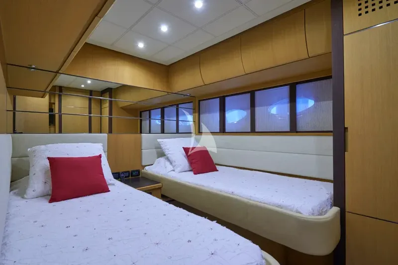 DANZAS, cabins 4