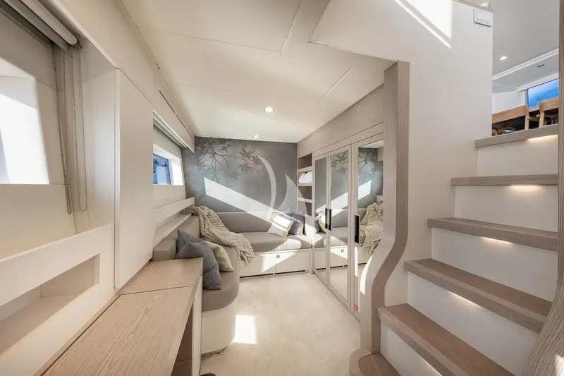 SILENT GRACE, cabins 3