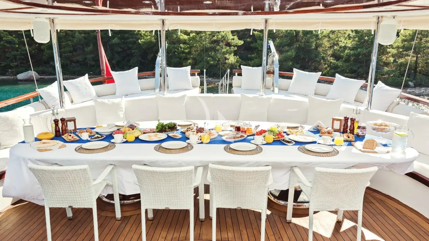 HALCON DEL MAR, inside 1