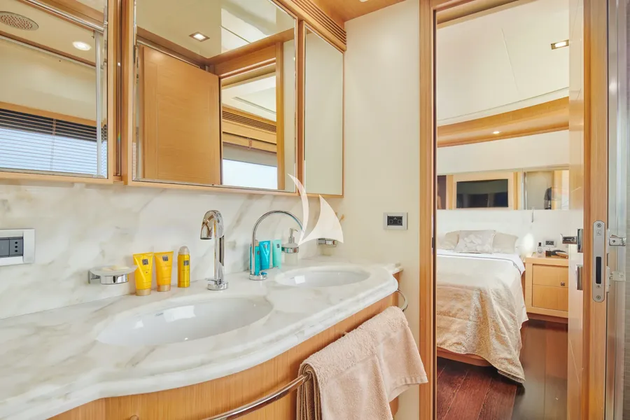 FERRETTI, photos 6
