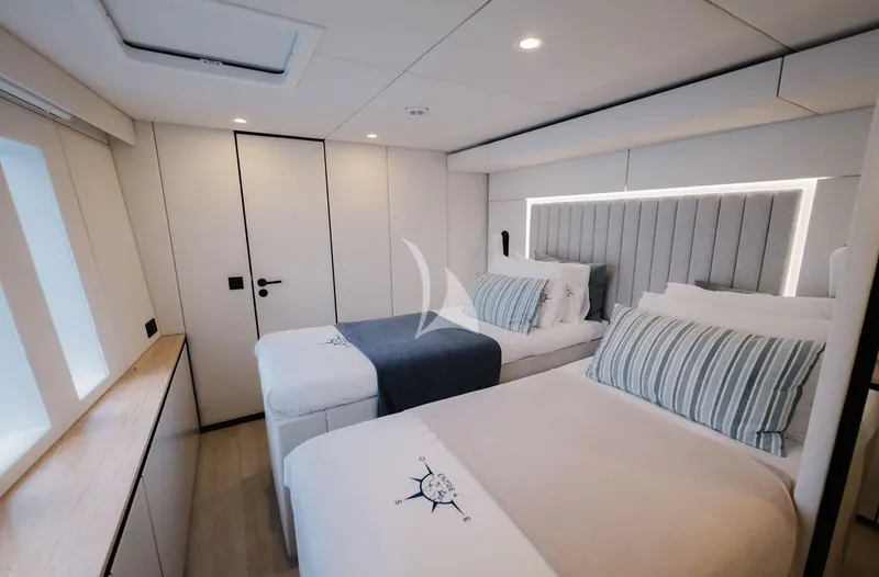 ENTRE 4, cabins 6