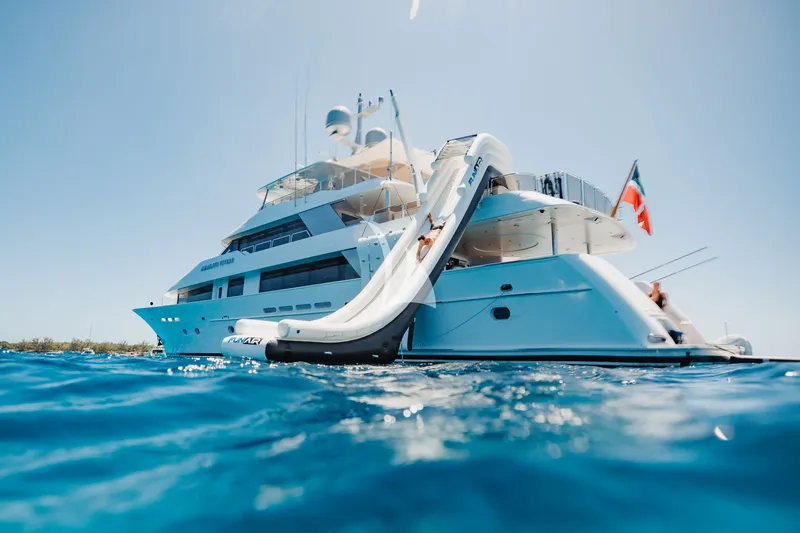 MEMENTO VIVERE, on deck 3
