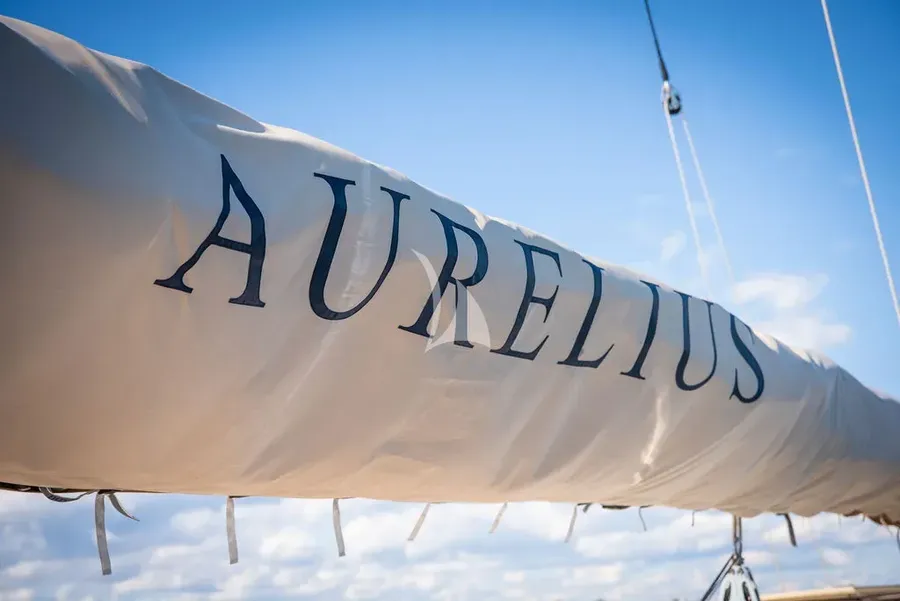 AURELIUS 111, photos 2