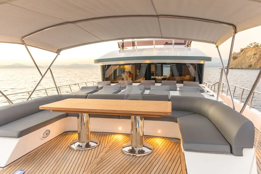 FLOKI, photos 4