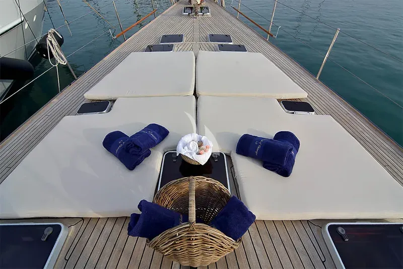 WIND OF CHANGE, on deck 2