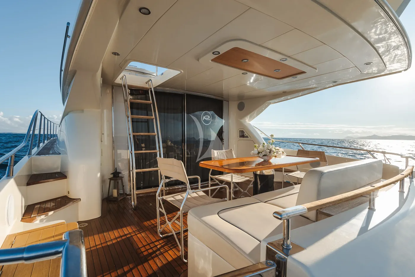 ETERNO, on deck 1
