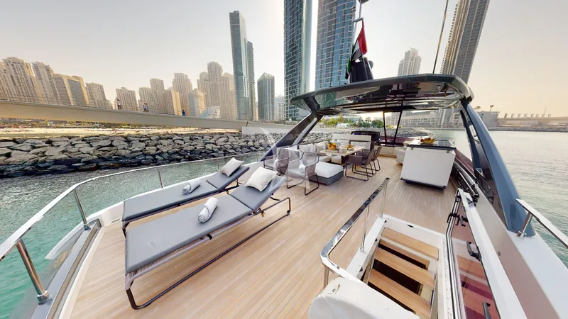 BELLA III, on deck 3