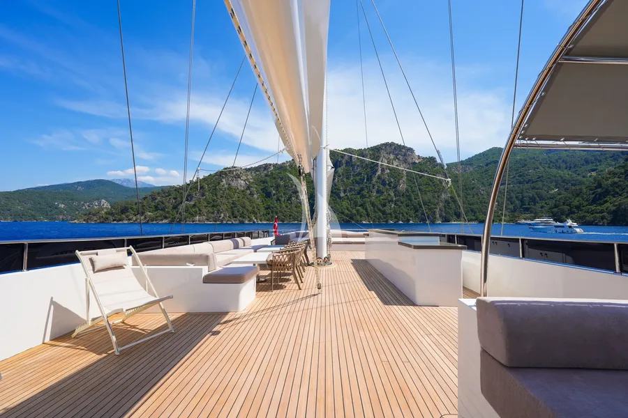 KING OF THE SEA, photos 4