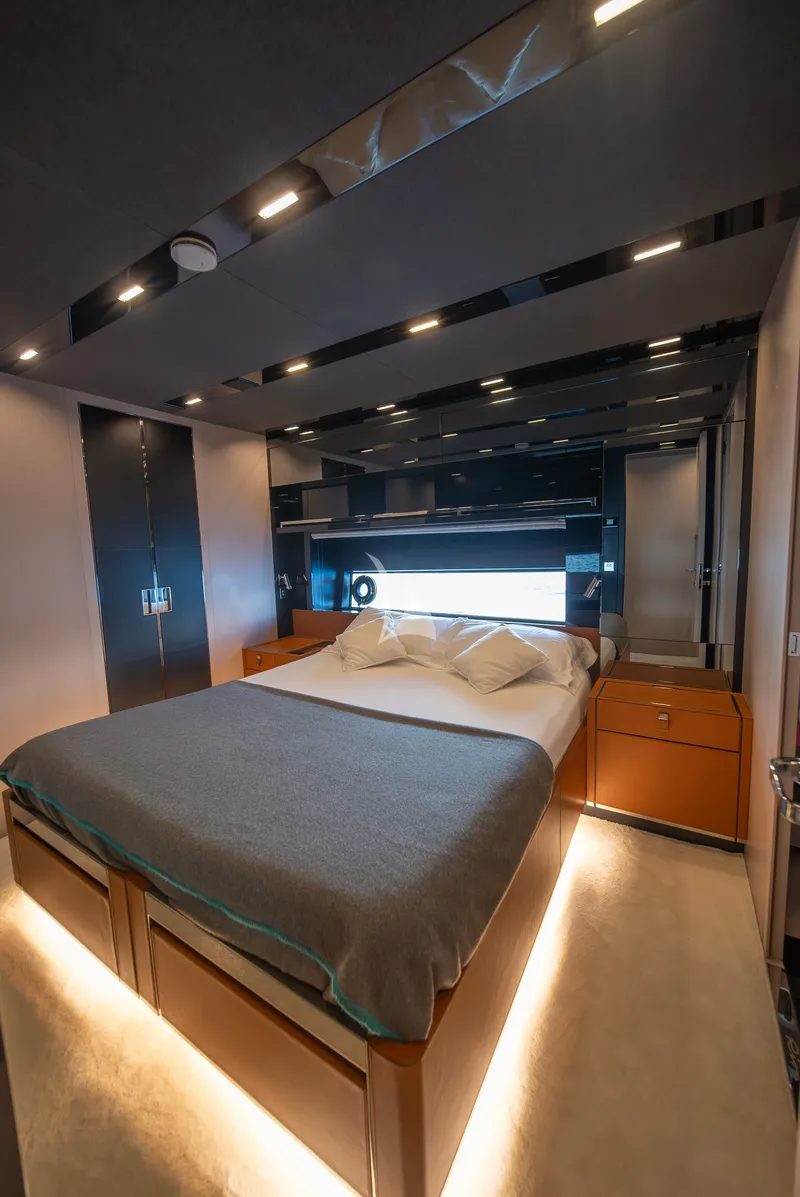 SPACE COWBOY, cabins 5