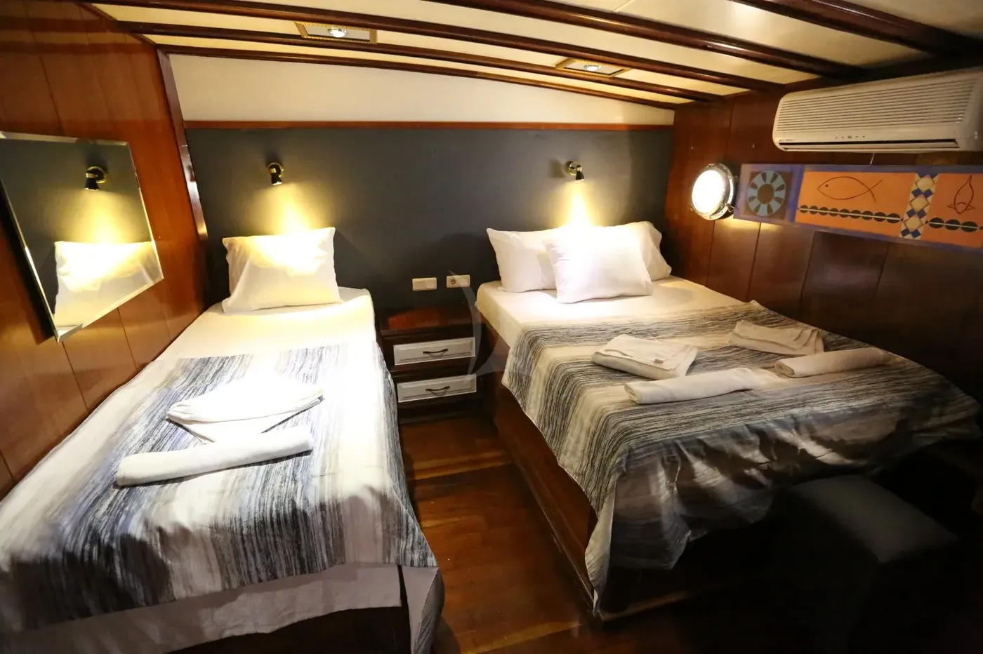 HOLIDAY X, cabins 1