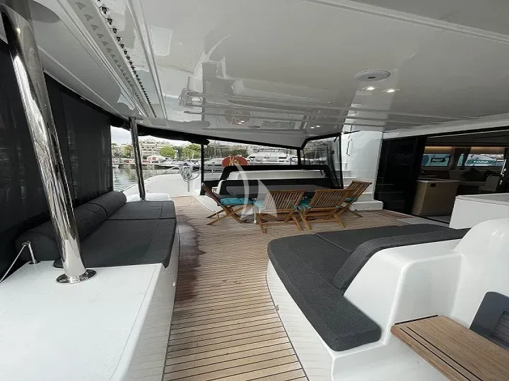 AEGEUS, inside 3