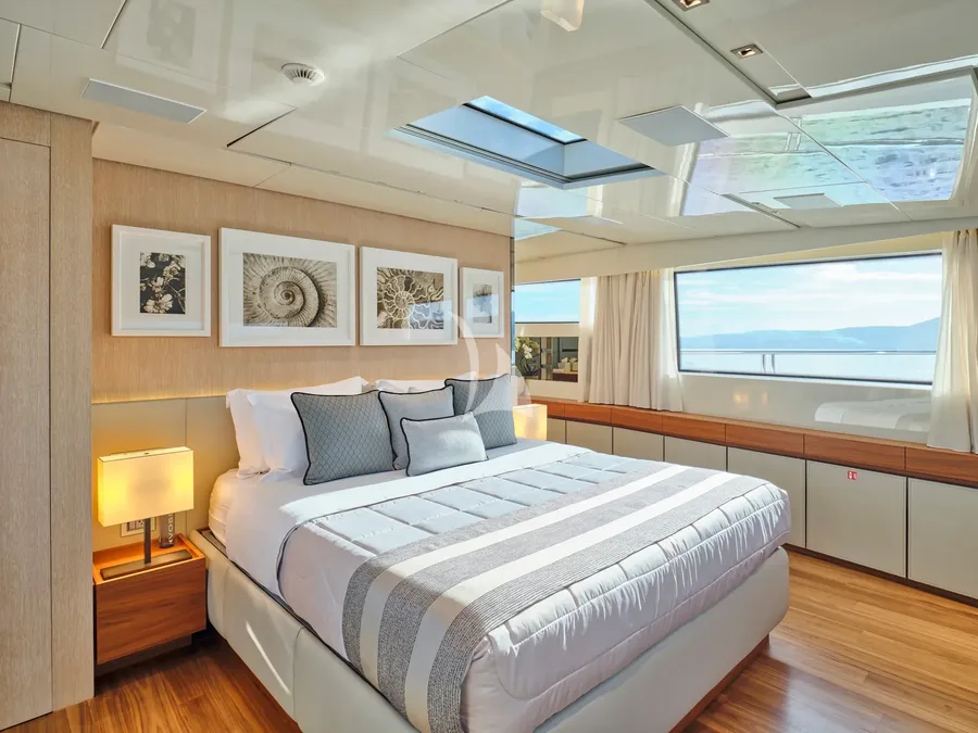 GOLDEN YACHT, photos 2