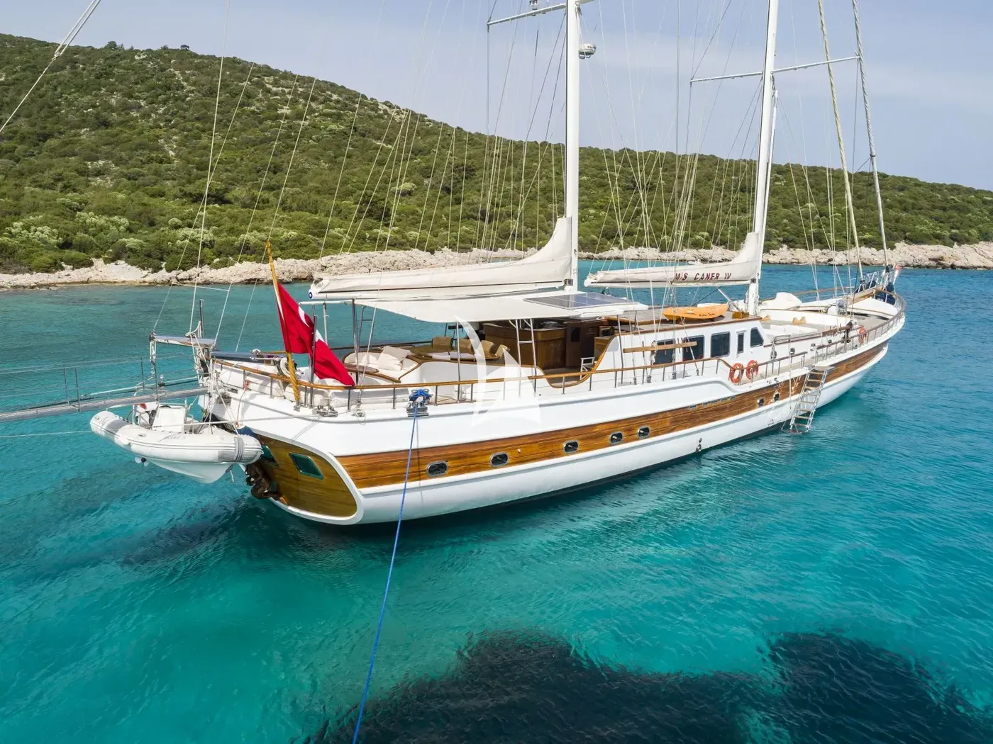 CANER IV, on deck 2