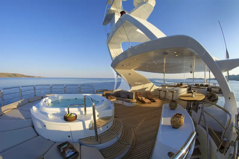GRANDE AMORE, on deck 4