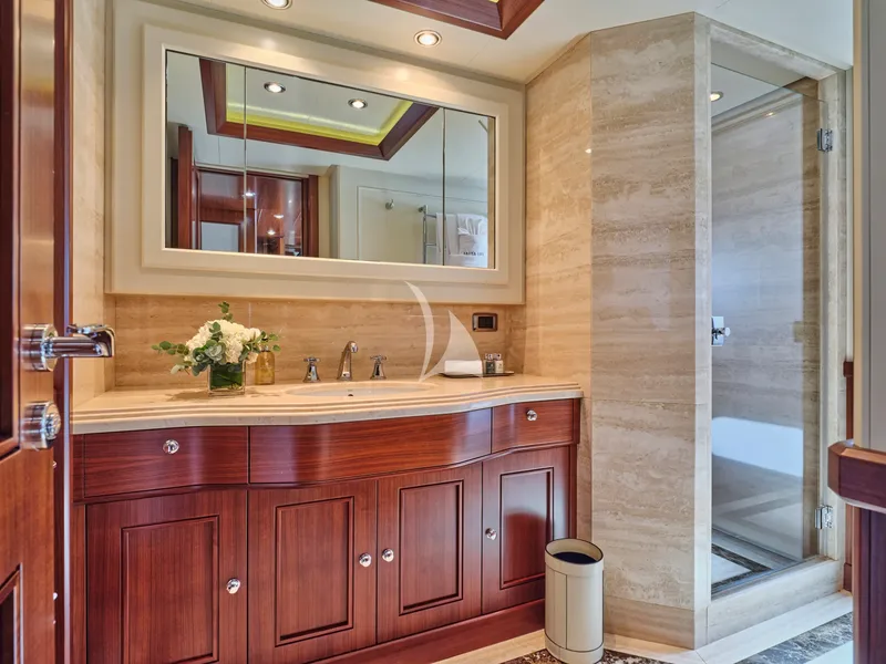 PALATIAL, cabins 4