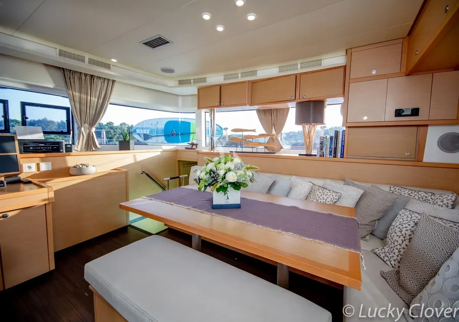 LUCKY CLOVER, photos 5