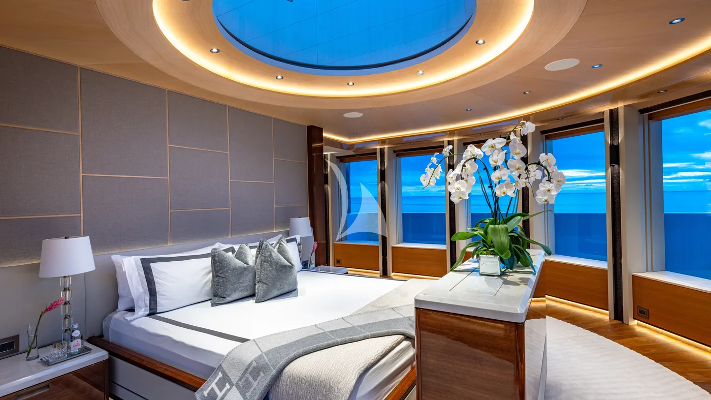 TOP FIVE II, cabins 2
