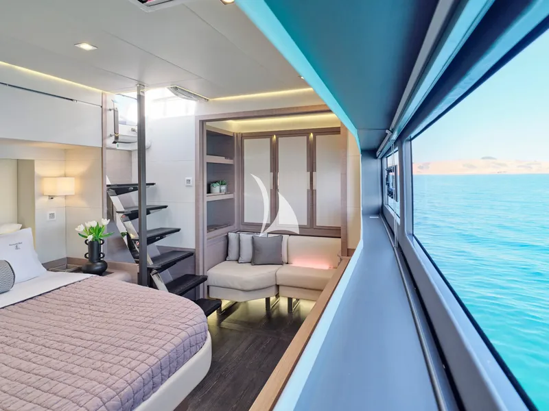 CHRISTAL MIO, cabins 3