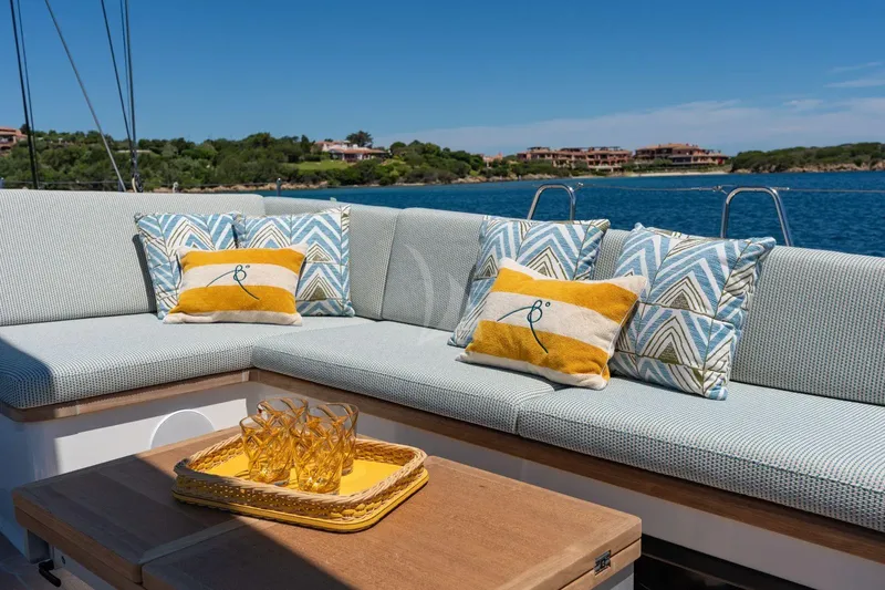 BIANCA II, inside 2