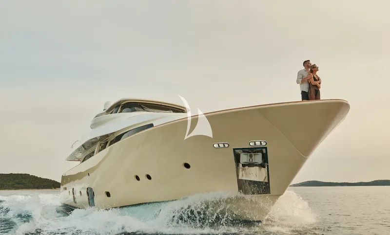 FERRETTI, on deck 4