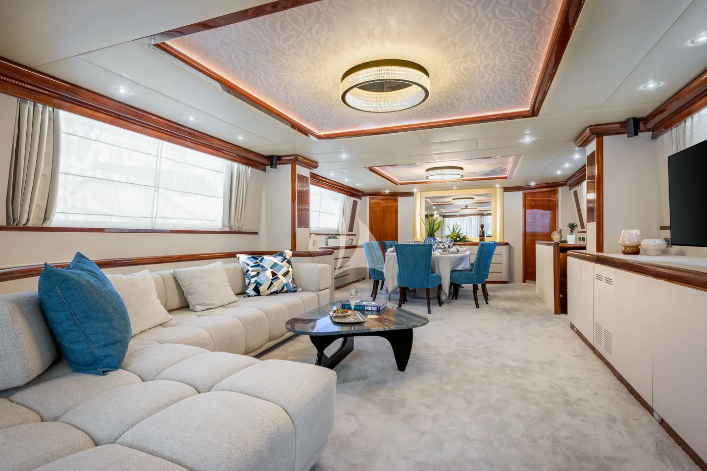 AZURE ONE, photos 2