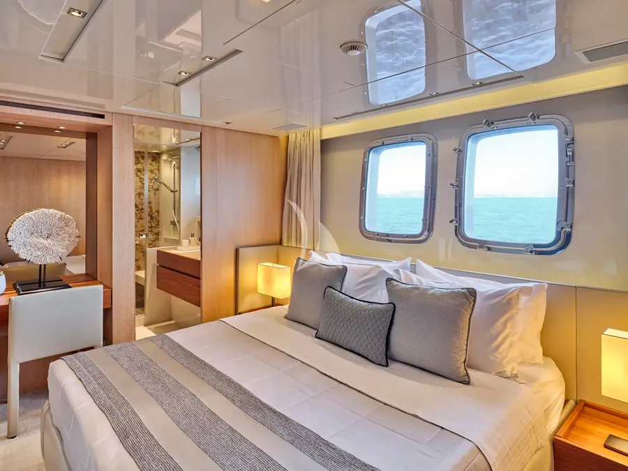GOLDEN YACHT, photos 6